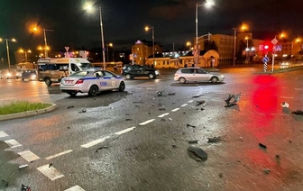 Серьезная авария в Минске: BMW столкнулся с милицейской машины. Фотофакт
