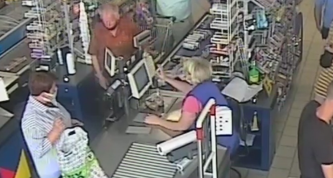 Барановичская милиция разыскивает мужчину, которого подозревают в краже из магазина. Фото 