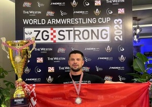 На Кубке мира по армрестлингу в г. Загреб (Хорватия) брестчанин Виктор Братченя взял золото! И не одно!