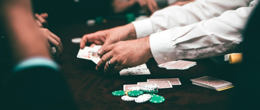 Бесплатный онлайн покер: принципы и правила игры