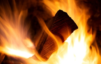 В Барановичах горел деревянный дом