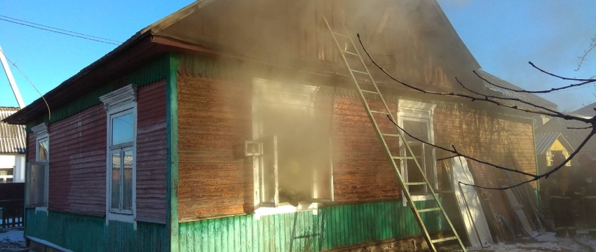 В Барановичах горел жилой дом – пострадали два человека