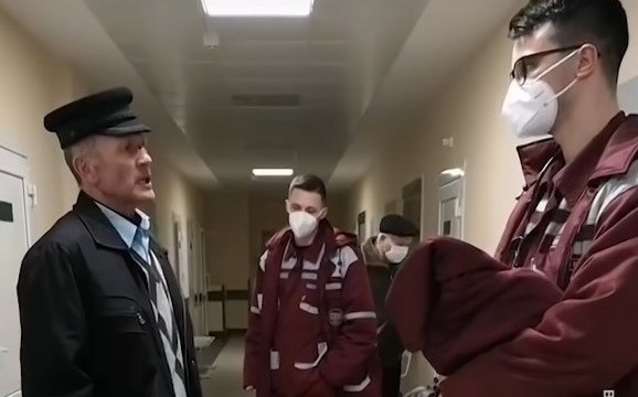 «Против Лукашенко?» Мужчина в Бресте ударил медика по лицу. Узнали, чем он это объясняет