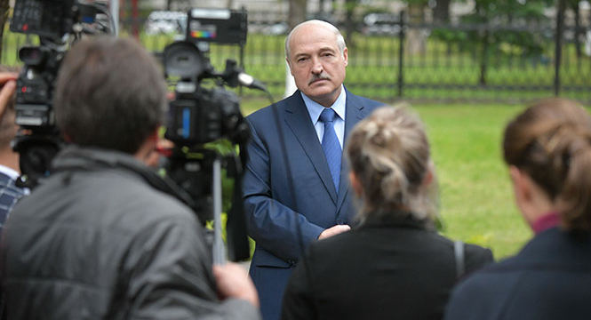 «Это будет резня». Лукашенко рассказал, что будет, если «прикорытники и урки» придут к власти