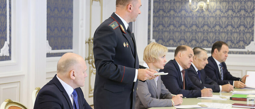 Глава МВД Кубраков предложил ограничить права белорусов, которые получили «Карту поляка». А Лукашенко — проверить их «ориентацию»
