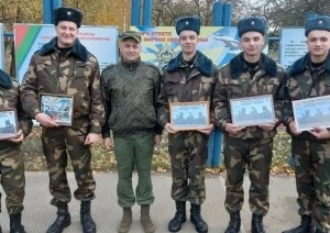 В Бресте проводили в запас воинов-зенитчиков