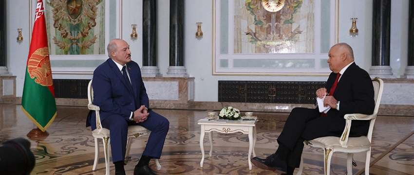 Лукашенко рассказал, при каком условии попросит Путина разметить в Беларуси ядерное оружие