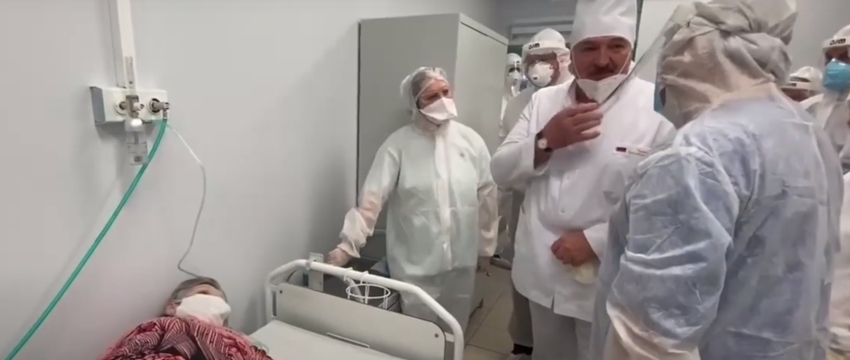 «Потом мне позвоните». Как Лукашенко переворачивал пожилую пациентку в больнице и поил ее из бутылки