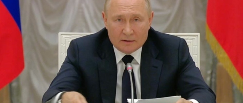 Путин пригрозил закрыть украинские порты с зерном