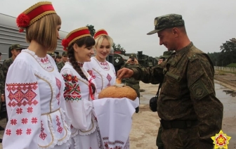 В Барановичи для создания совместного учебного центра прилетят российские Су-30СМ 