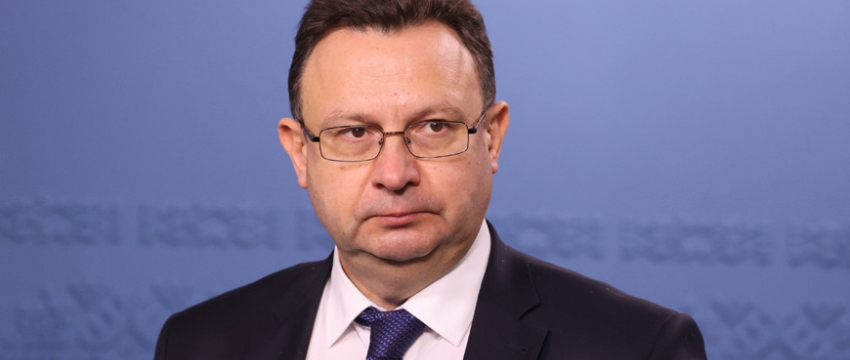 «Большое количество заболевших…» — Пиневич объяснил, почему «омикрон» в Беларуси — это «психоз». И рассказал, когда от нас уйдет COVID-19