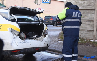 Грузовик и автомобиль такси столкнулись в Барановичах