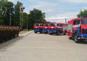 Пять новых пожарных автоцистерн переданы в гарнизоны МЧС Брестской области