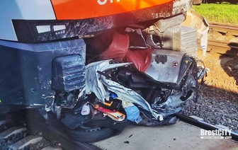Страшная авария под Ивацевичами – поезд раздавил легковушку