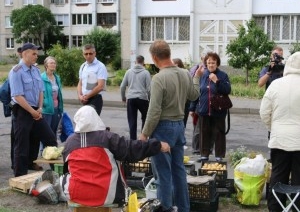 
  В Бресте прошёл рейд по местам несанкционированной торговли урожаем, выращенным на приусадебных участках
