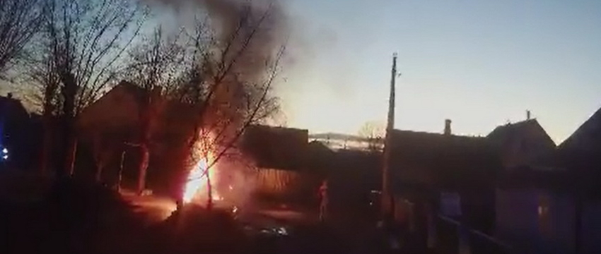 В Барановичах во дворе дома полностью сгорел автомобиль