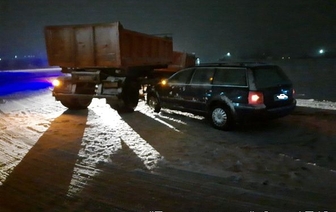 В Ляховичах занесло грузовик с прицепом, который врезался в легковушку