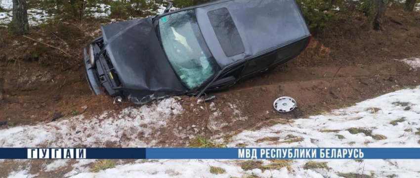 Под Барановичами автомобиль Рено лоб в лоб столкнулся с Вольво