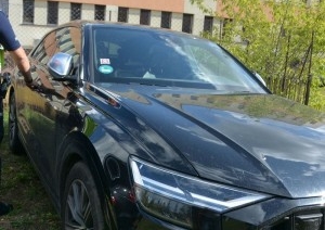 Белорусы ехали на краденой Audi. Их остановила польская полиция