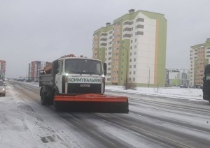 В Бресте борются с гололедом: на улицах работают более 200 человек и 13 пескоразбрасывателей