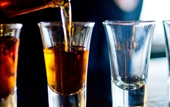 Сколько Беларусь зарабатывает на экспорте спиртных напитков?