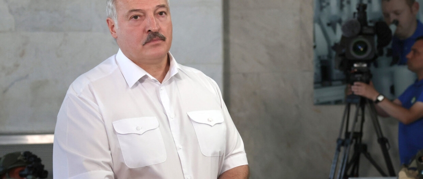 Лукашенко заявил, что белорусские самолеты готовы нести ядерные заряды 
