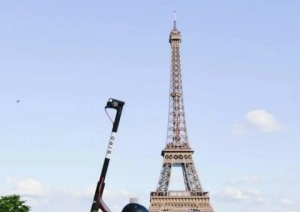 Париж станет первым в Европе городом без электросамокататов