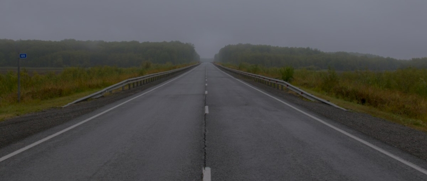 В Минтрансе рассказали, почему в Беларуси больше не будут строить новые дороги. И почему ремонтируют старые «самым неэффективным способом»