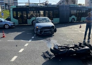 Мотоциклист записал видео ДТП со своим участием в Минске