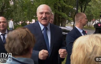 Как Лукашенко разговаривал с барановичскими пенсионерками. Видеофакт