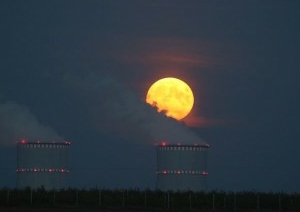 Урожайное Суперлуние в небе над БелАЭС