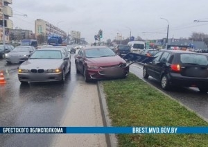 Подробности ДТП в Бресте с участием трех автомобилей