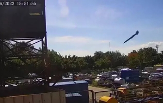 Ужас! Опубликовали видео удара 12-метровой ракеты по ТЦ в Кременчуге