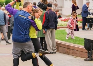 В ритме вальса: Брестский городской духовой оркестр закрывает сезон уличных концертов