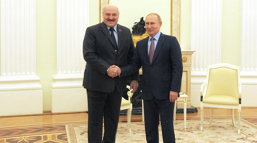 Беларусь построит порт под Санкт-Петербургом – Лукашенко