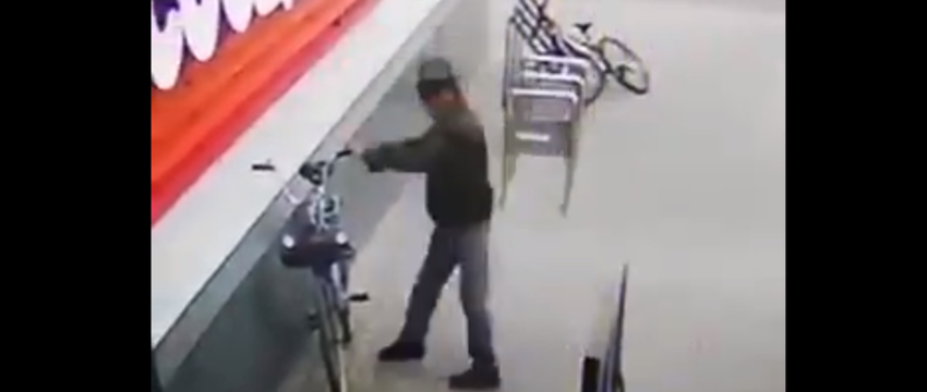 В Барановичах милиция разыскивает мужчину, которого подозревают в хищении велосипеда. Видео