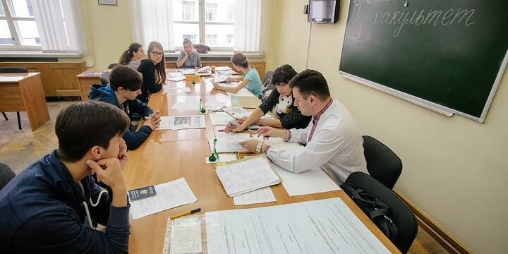 Кочанова предложила сделать обязательной характеристику из школы для поступления в вузы