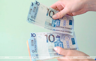 В Беларуси досрочно выплатят пенсии и пособия