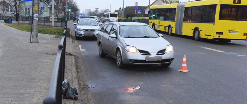 В Барановичах на пешеходном переходе легковушка сбила мужчину. Пострадавший в больнице