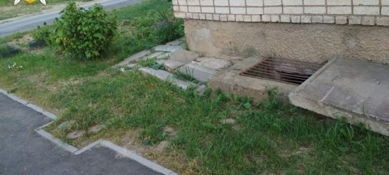 Четырехлетняя девочка выпала из окна в Бабиничах