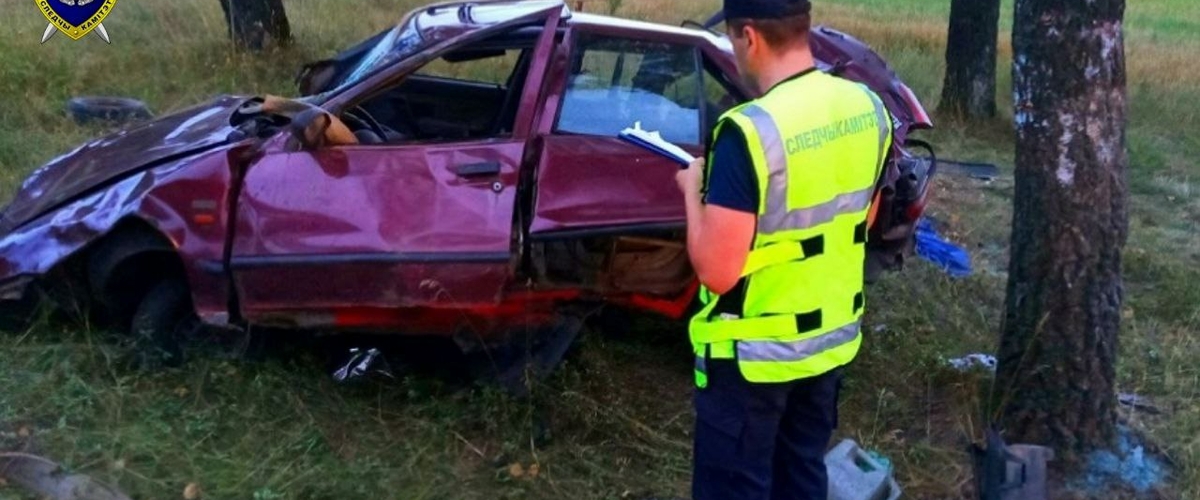 Страшная авария в Слуцком районе: Renault врезался в дерево — погибли два человека