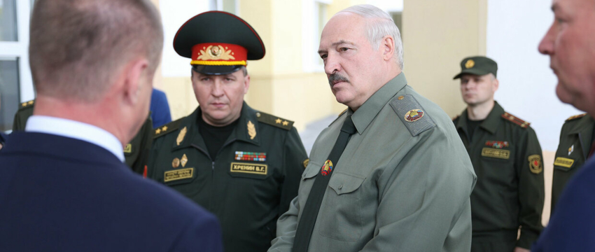 Лукашенко заявил, что председателям райисполкомов и облисполкомов, надо научиться воевать