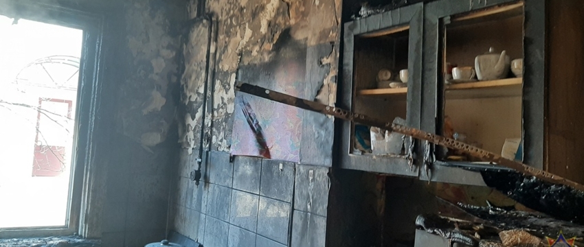В Барановичах сотрудники МЧС спасли двух человек во время пожара 