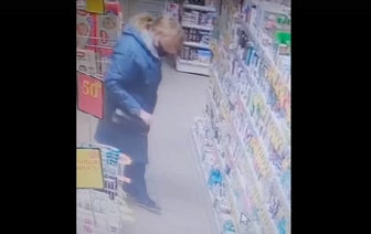 Милиция разыскивает женщину, которую подозревают в краже в барановичском магазине 