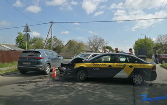 Сразу четыре автомобилей столкнулись в Барановичах. Фотофакт