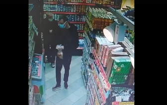 Милиция разыскивает мужчину, которого подозревают в краже в магазине в Барановичах