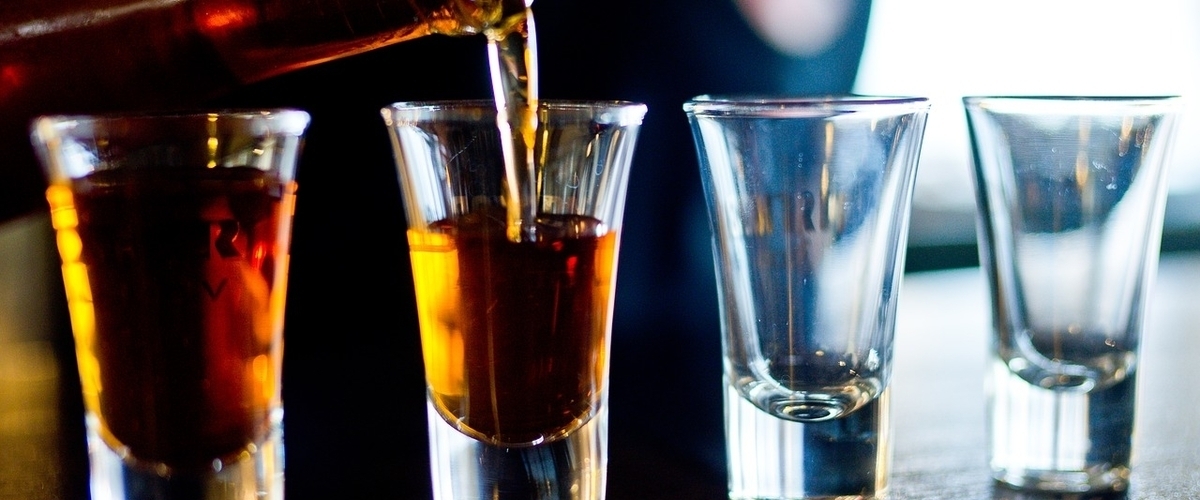 Правительство предложило белорусам обсудить запрет на продажу алкоголя в магазинах. Но не полный