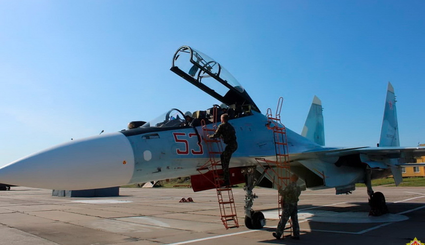 В Барановичи прибыли самолеты Су-30СМ ВКС России