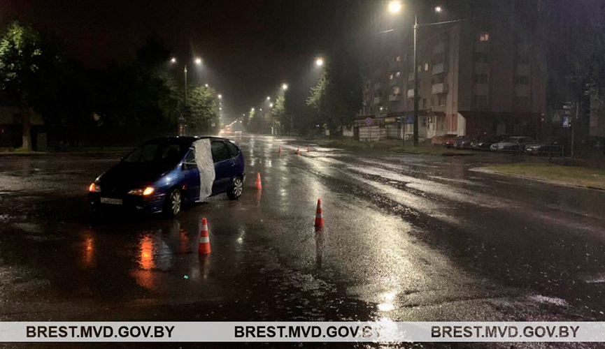 В Барановичах на пешеходном переходе легковушка сбила женщину