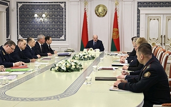 Лукашенко пообещал рассказать о предотвращенных «взрывах домов и улиц» в Беларуси